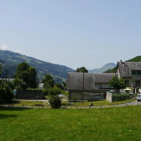 Le Hameau De Campan * סן-מארי-דה-קמפן